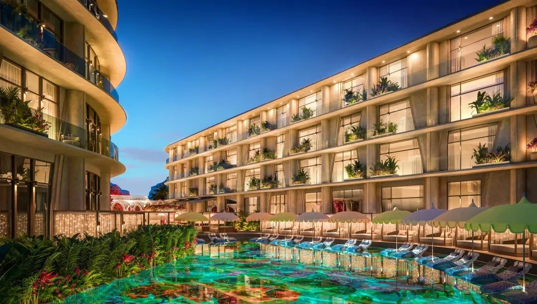 BLOOM HOTEL, MELASTI